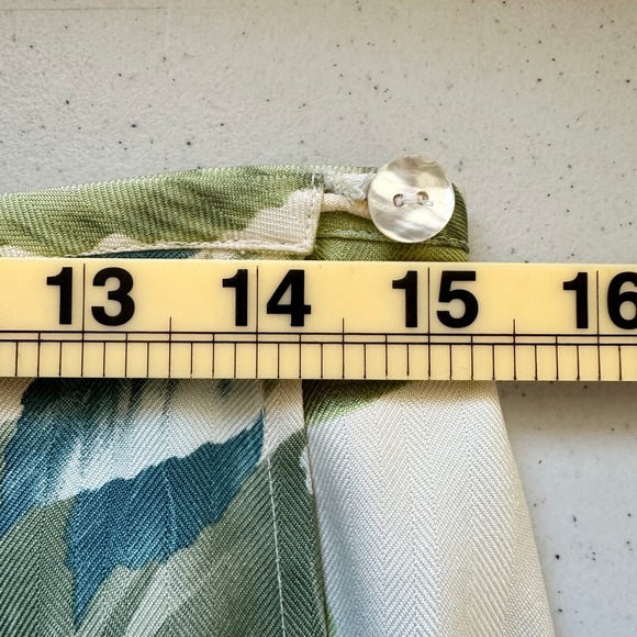 Tommy Bahama Wrap Silk Skirt Womens 10 Tropical Parrot Floral Resortwear Travel - Picture 7 of 9